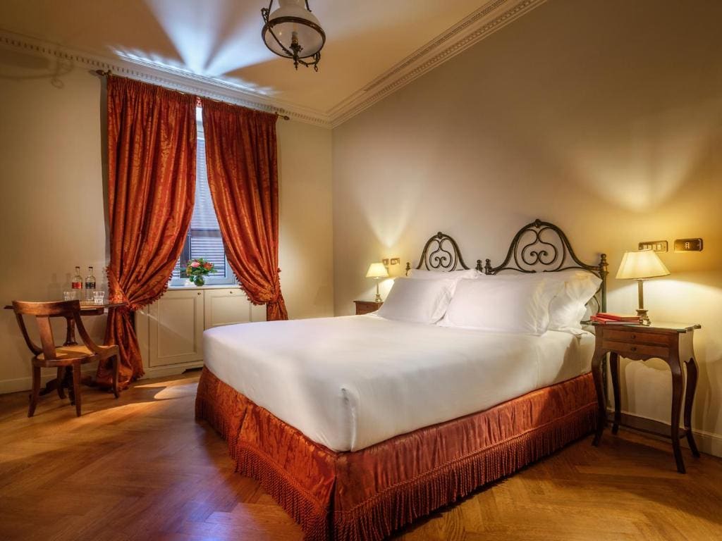 Deluxe Double or Twin Room room - Image 2