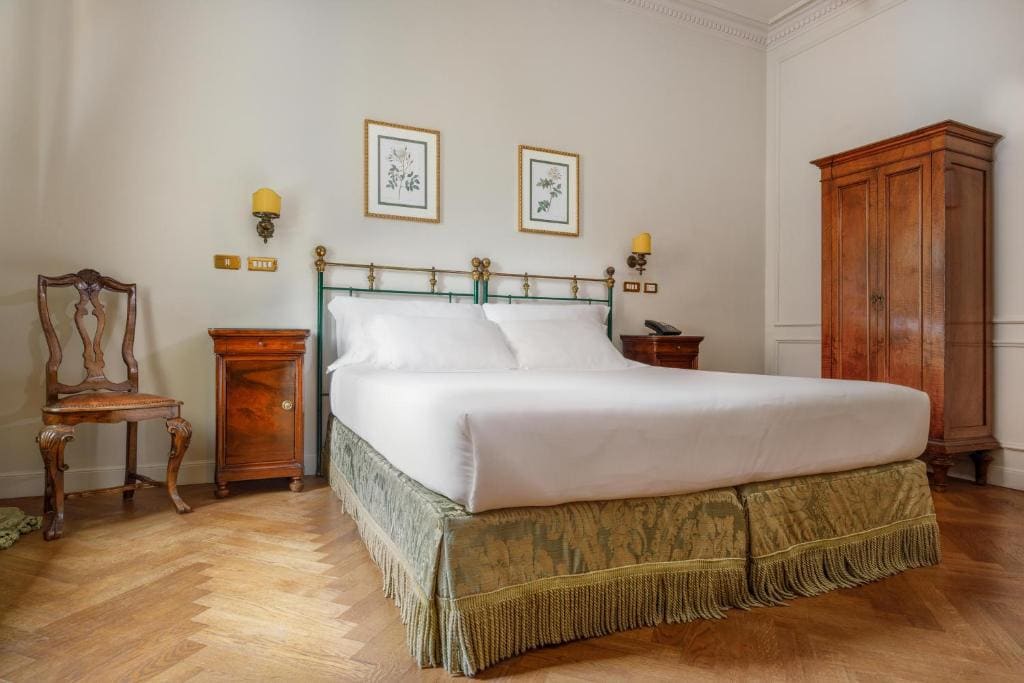 Deluxe Double or Twin Room room - Image 3