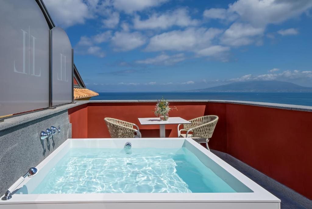 Junior Suite with Terrace & Sea View room - Image 2