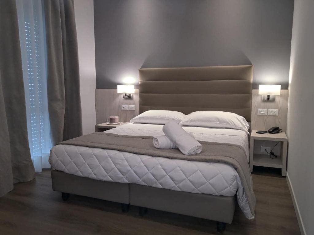 Deluxe Triple Room with Sea View room - Image 3