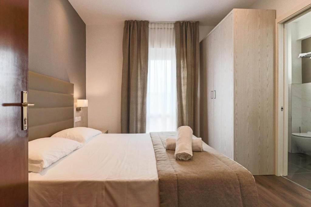 Double or Twin Room with Partial Sea View room - Image 1