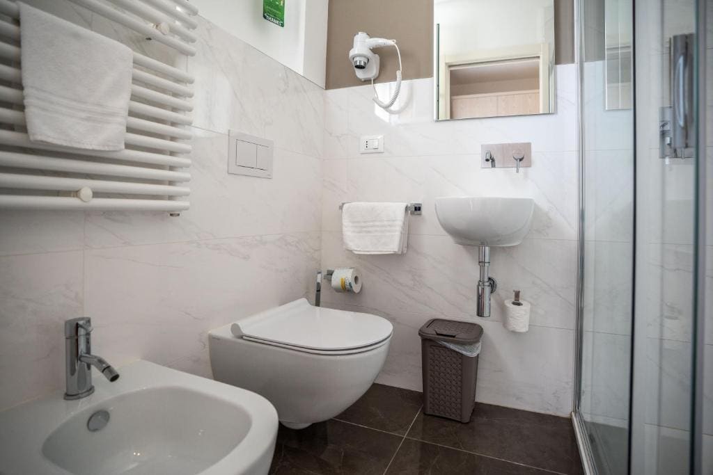 Standard Single Room with Partial Sea View room - Image 2