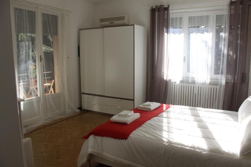 Double Room with Garden View room - Image 2