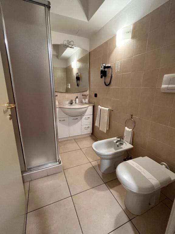 Small Double Room room - Image 3