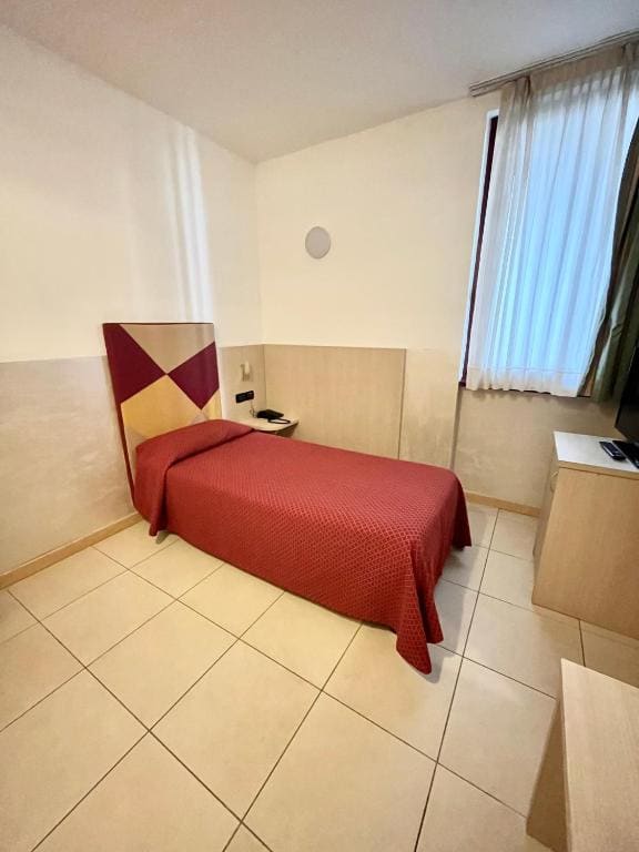 Standard Single Room room - Image 1