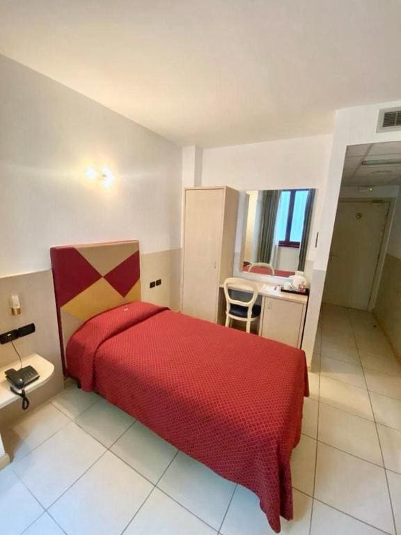 Standard Single Room room - Image 2