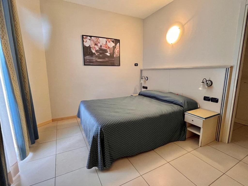 Quadruple Room with Lake View room - Image 3