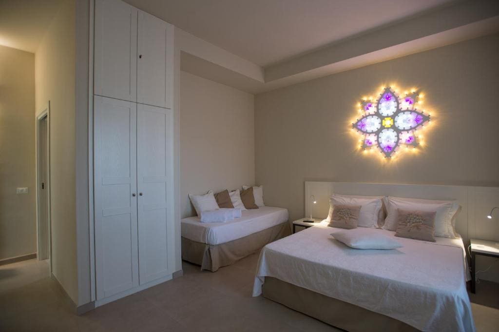 Quadruple Room with Balcony room - Image 3