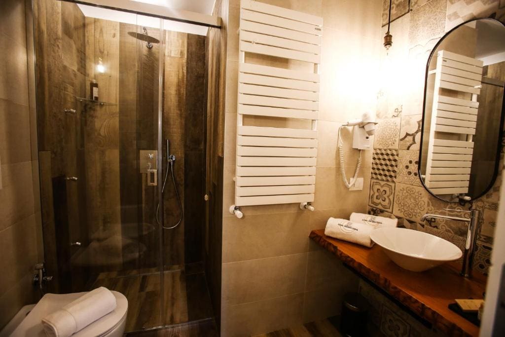 Deluxe Room room - Image 1