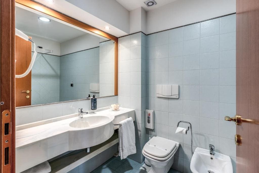 Business Single Room room - Image 3