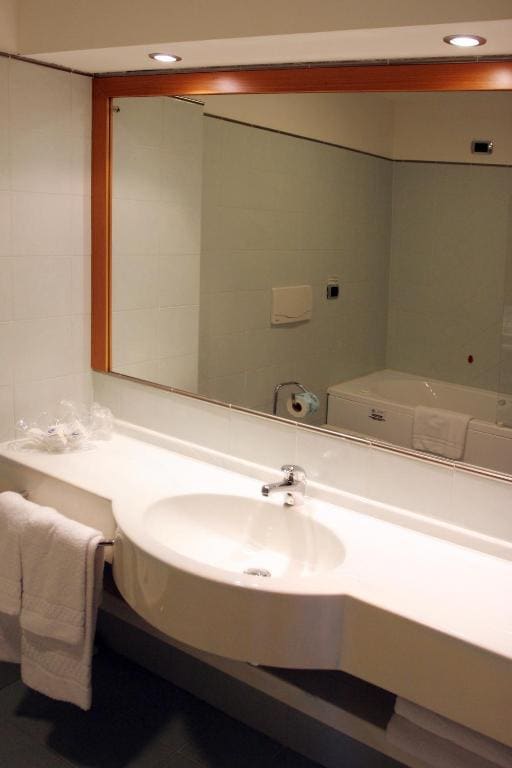 Standard Triple Room room - Image 2