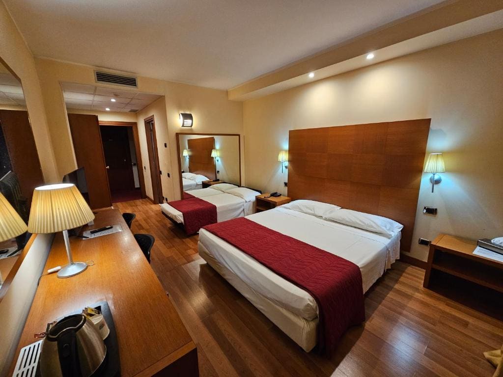 Standard Triple Room room - Image 1