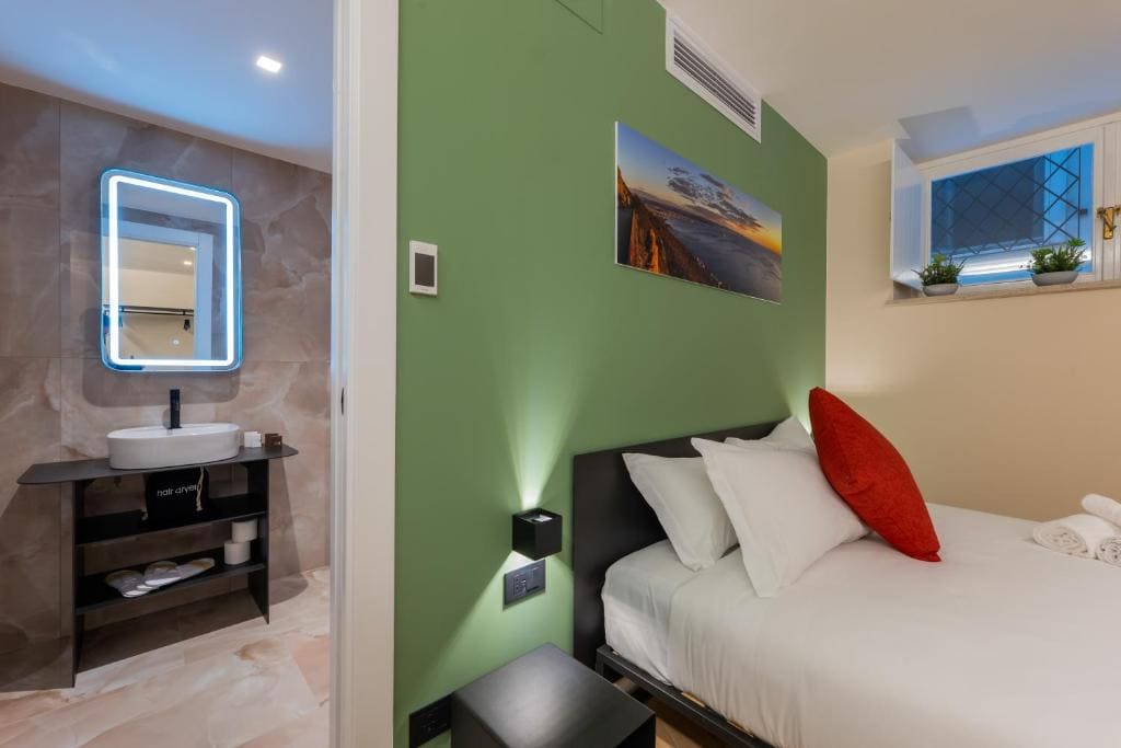 Deluxe Triple Room room - Image 1