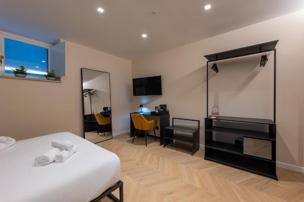 Deluxe Triple Room room - Image 2