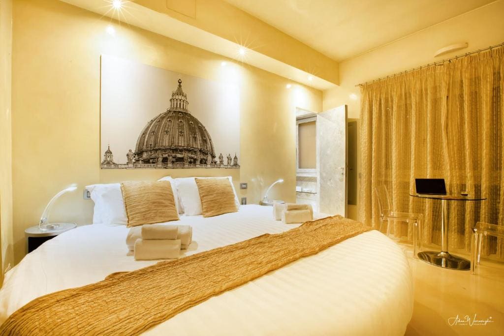 Deluxe Room room - Image 2