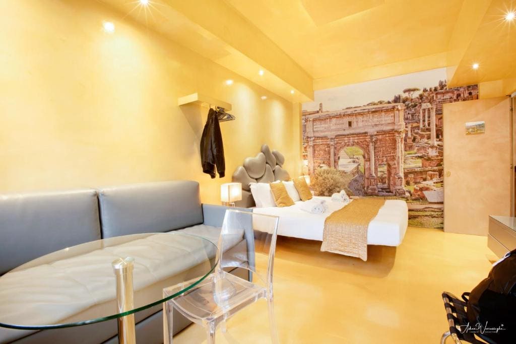 Double Room with Balcony room - Image 3