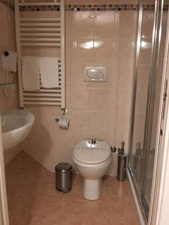 Economy Double Room room - Image 2
