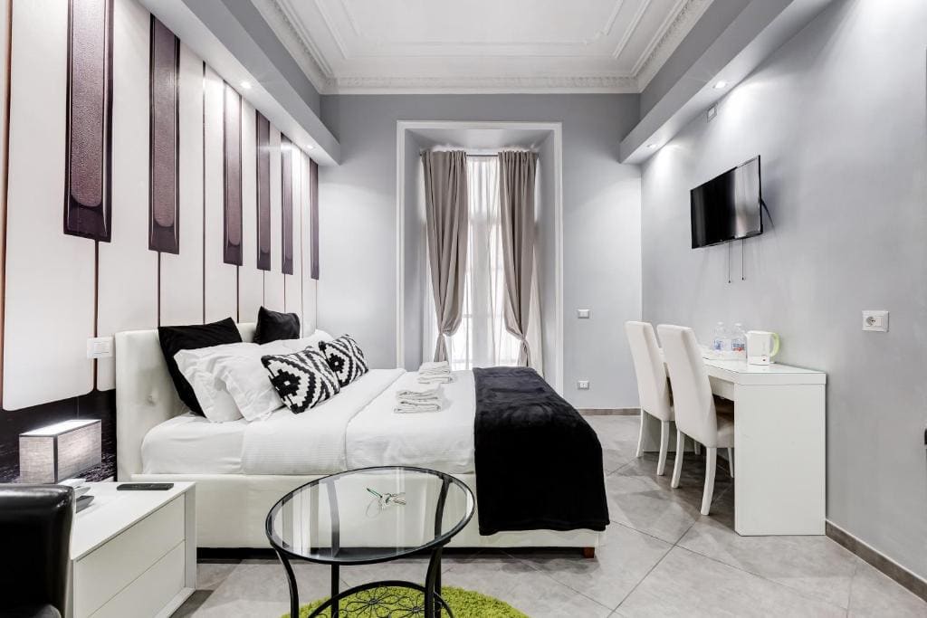 Suite with Balcony room - Image 3