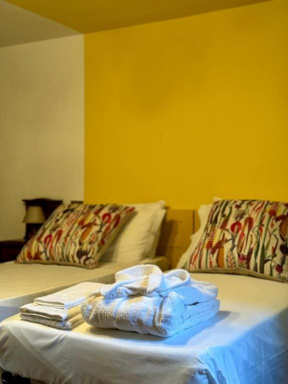 Comfort Triple Room room - Image 2