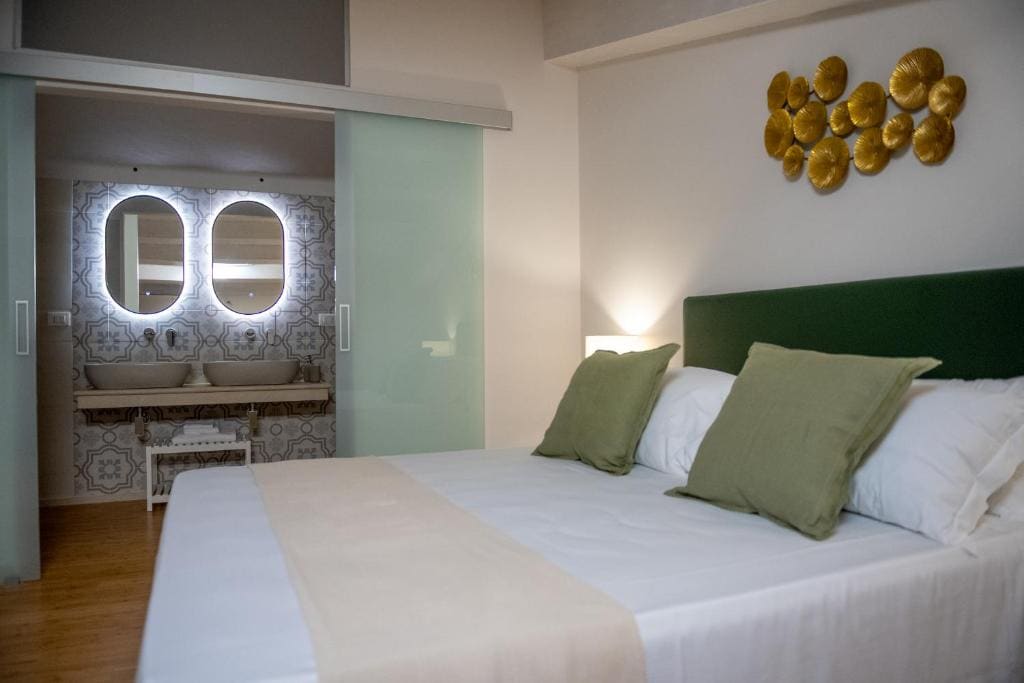 Double Room with Private Bathroom room - Image 1