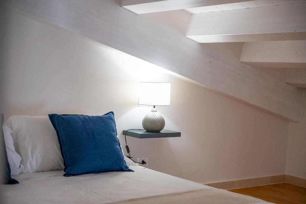 Small Double Room room - Image 2