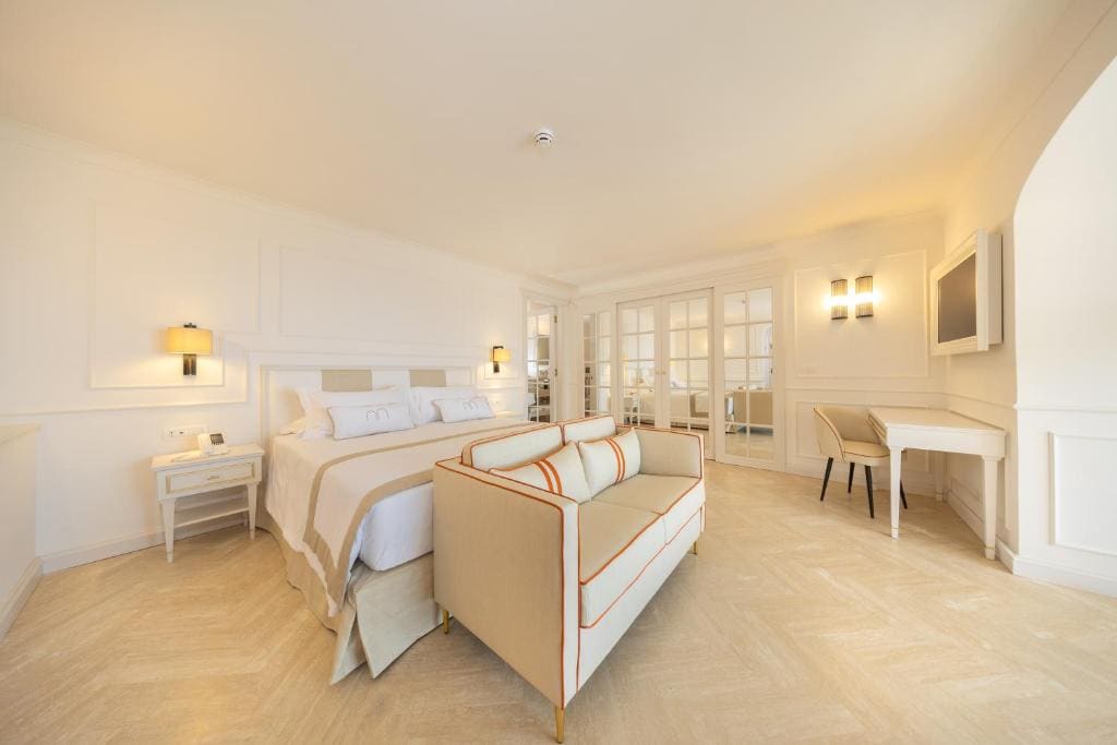 Superior Double or Twin Room with Terrace room - Image 2