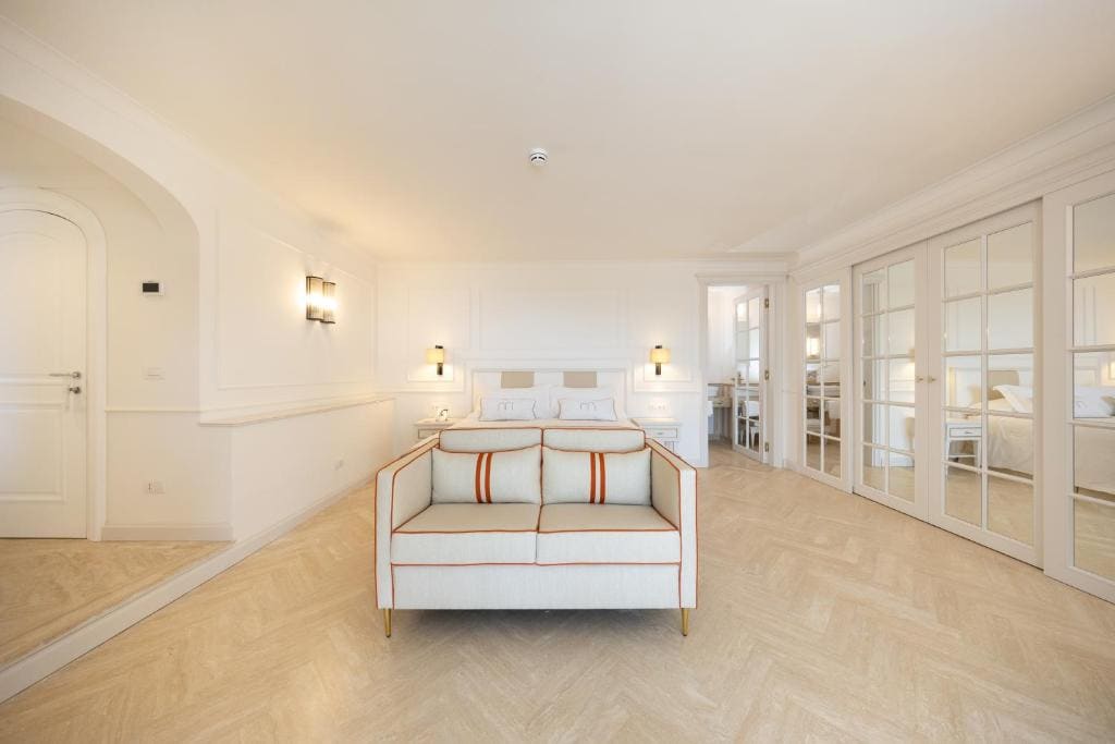 Superior Double or Twin Room with Terrace room - Image 3