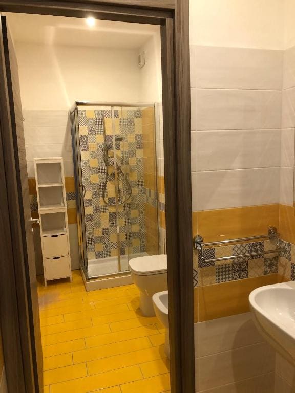 Family Room with Private Bathroom room - Image 2