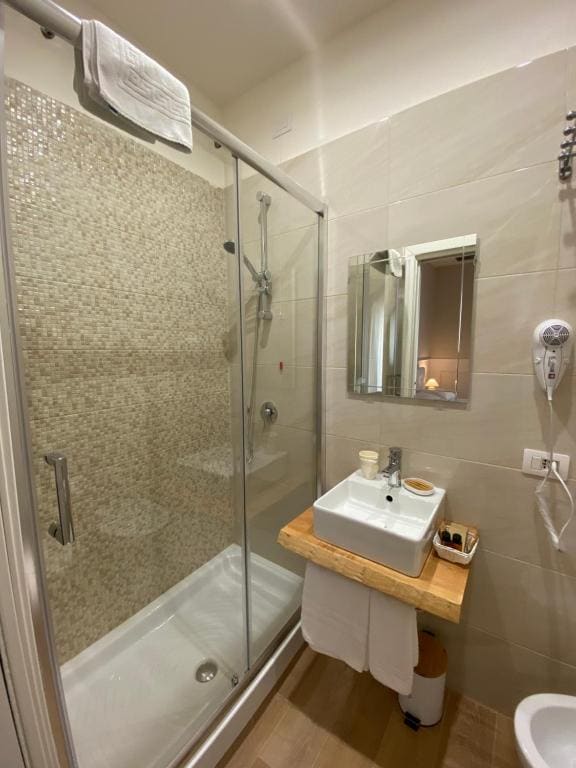 Triple Room with Private Bathroom room - Image 1