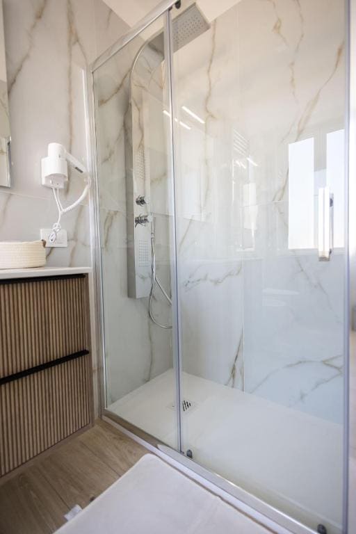 Double Room with Private Bathroom room - Image 1