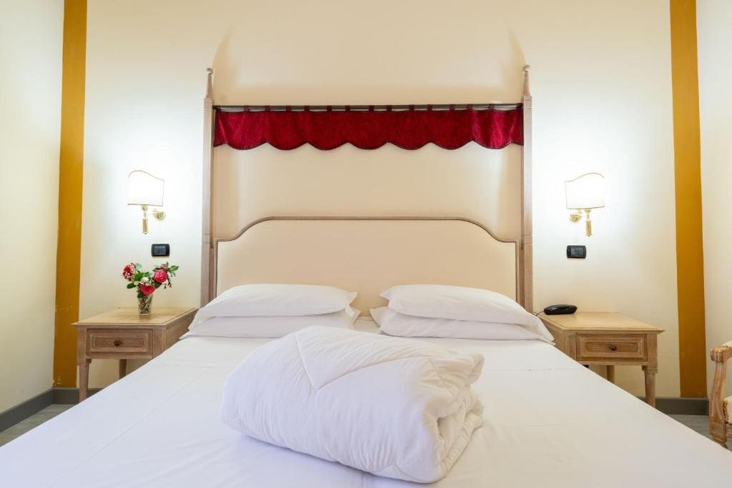 Superior Double or Twin Room room - Image 1