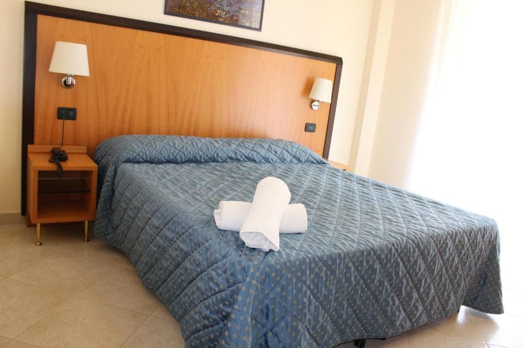 Standard Double or Twin Room with Balcony room - Image 2