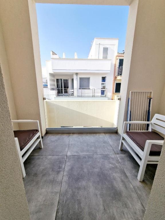 Deluxe Double Room with Balcony room - Image 2