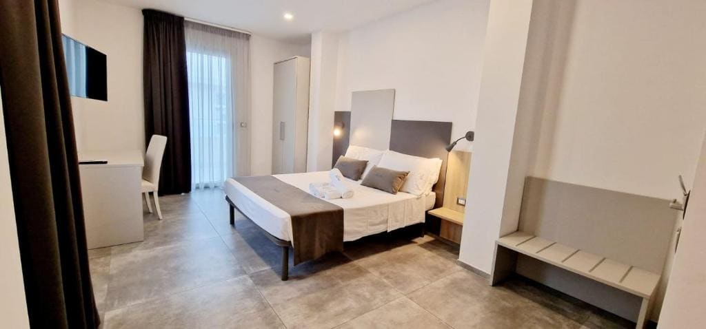 Deluxe Double Room with Balcony room - Image 1