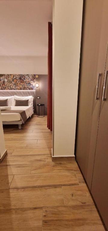One-Bedroom Apartment with Terrace room - Image 3