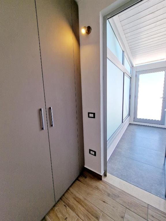 One-Bedroom Apartment with Terrace room - Image 1