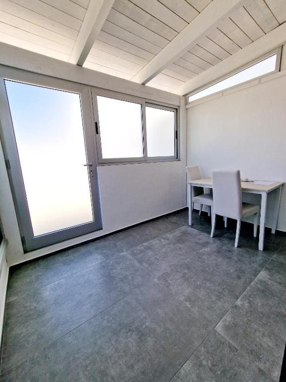 One-Bedroom Apartment with Terrace room - Image 2