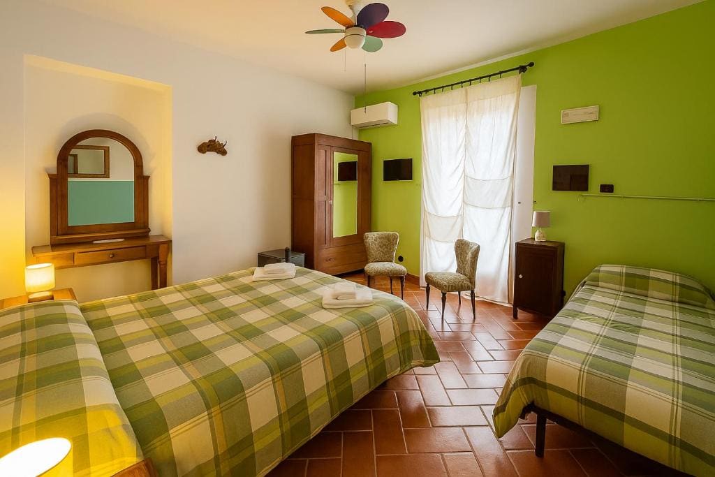 Family Room room - Image 1