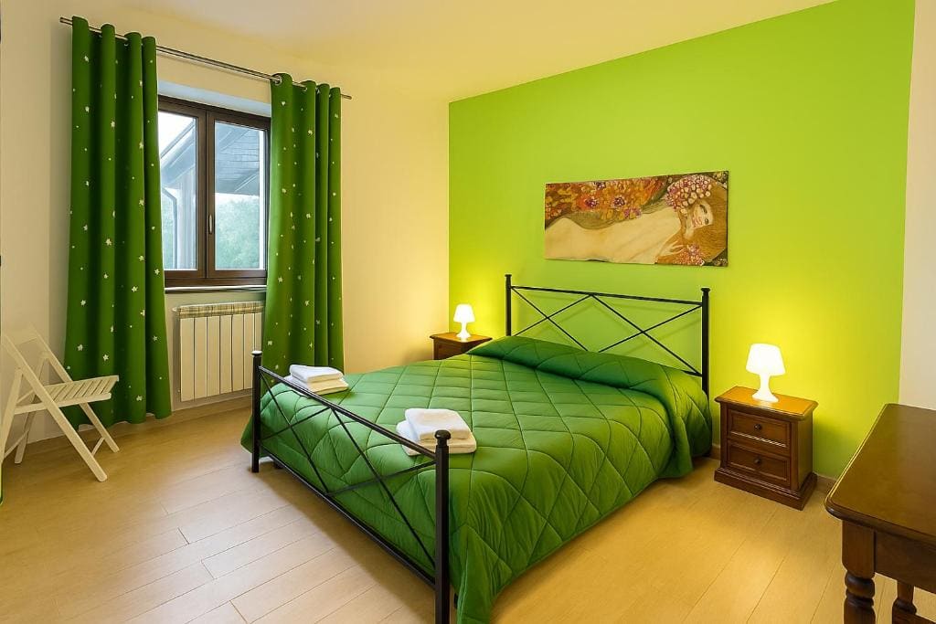 Comfort Quadruple Room room - Image 2