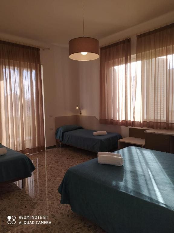 Quadruple Room room - Image 3