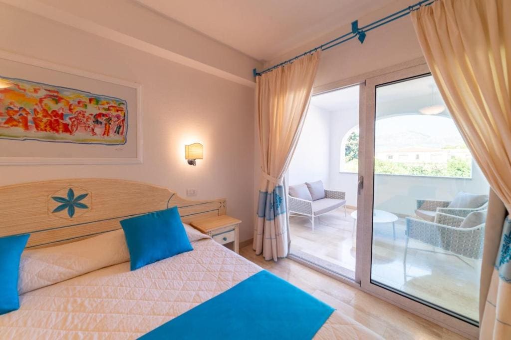 Deluxe Room room - Image 2