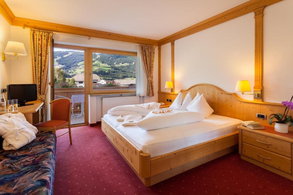 Double Room with Balcony room - Image 2