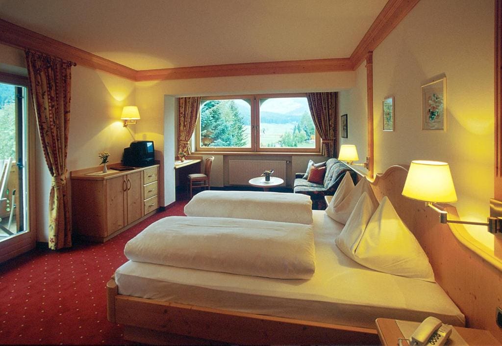 Superior Double Room with Balcony room - Image 2