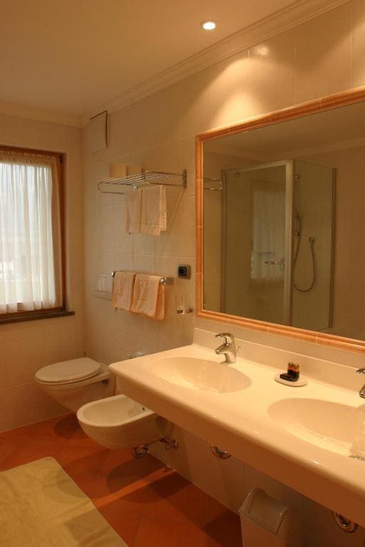 Superior Double Room with Balcony room - Image 3