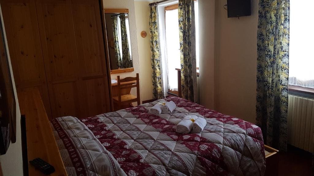 Double or Twin Room room - Image 3