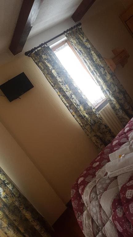 Family Room with Mountain View room - Image 1