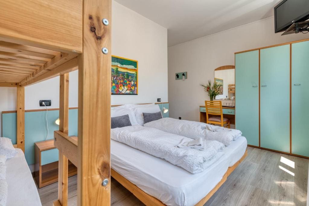 Quadruple Room room - Image 1