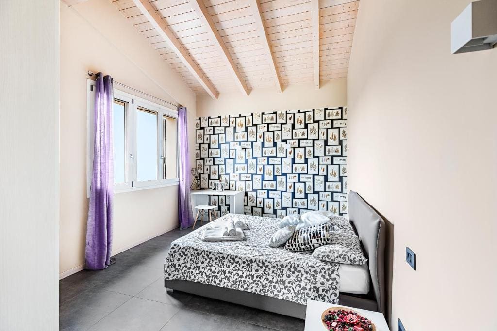 Junior Suite with Pool View room - Image 2