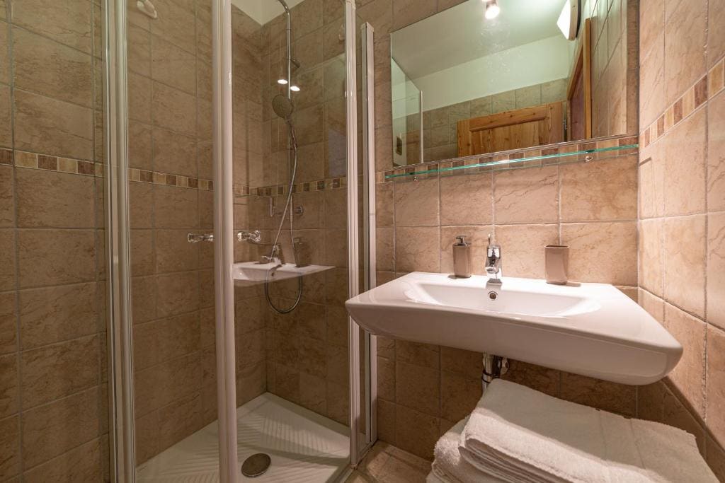Double or Twin Room - Disability Access room - Image 2