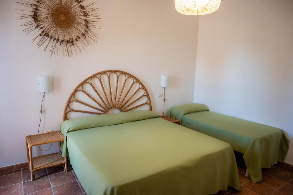 Double Room with Extra Bed room - Image 2